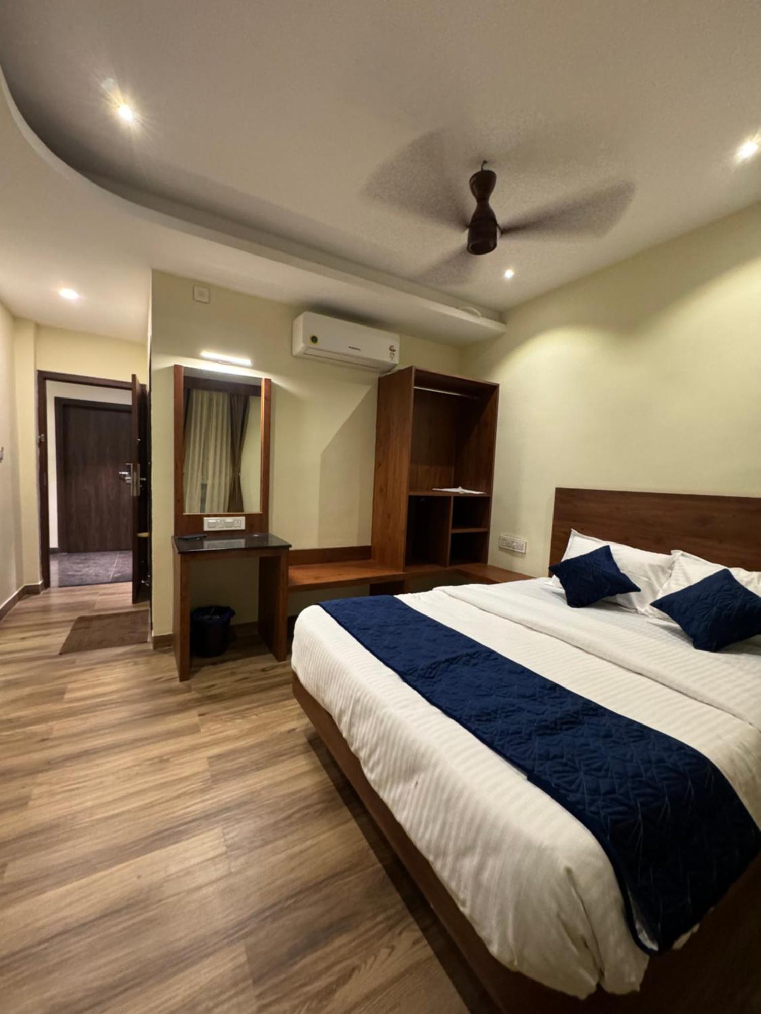 S K Legacy Hotel ไมซอร์ ภายนอก รูปภาพ